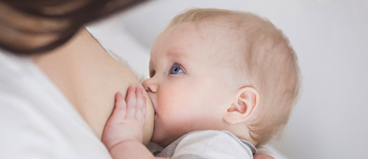 Quante poppate sono necessarie a 4 mesi?