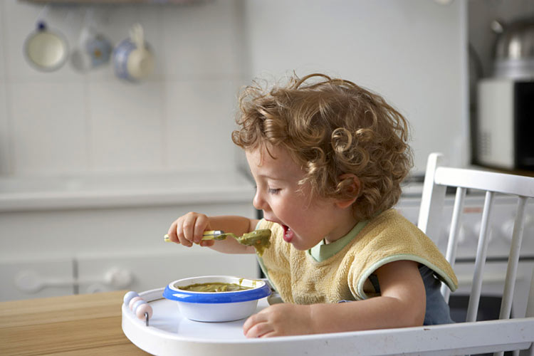 Fino a che età usare il seggiolone pappa?